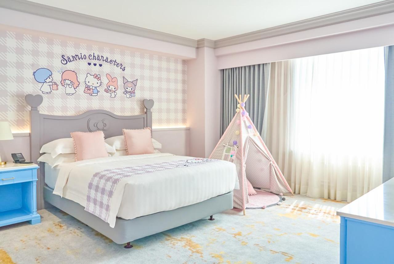Grand Hi Lai Hotel Гаосюн Экстерьер фото Sanrio character themed room at the Mira Hong Kong