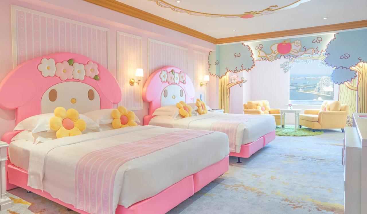 Grand Hi Lai Hotel Гаосюн Экстерьер фото Hello Kitty themed hotel room