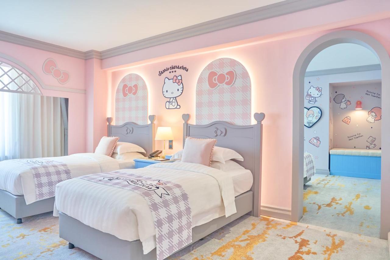 Grand Hi Lai Hotel Гаосюн Экстерьер фото Hello Kitty themed hotel room